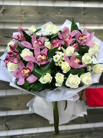 Букет цветов из: Розы и Хризантемы в Ваулово
