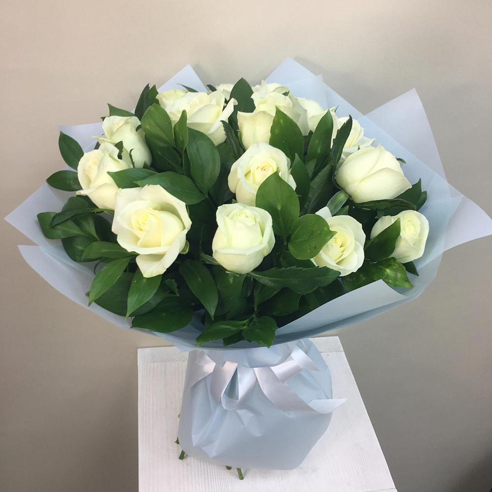 Букет 15 Белых роз Проуд в Ваулово