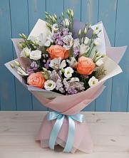 Букет цветов из:  Лизиантусы, Розы, Альстромерии и Гипсофила в Ваулово