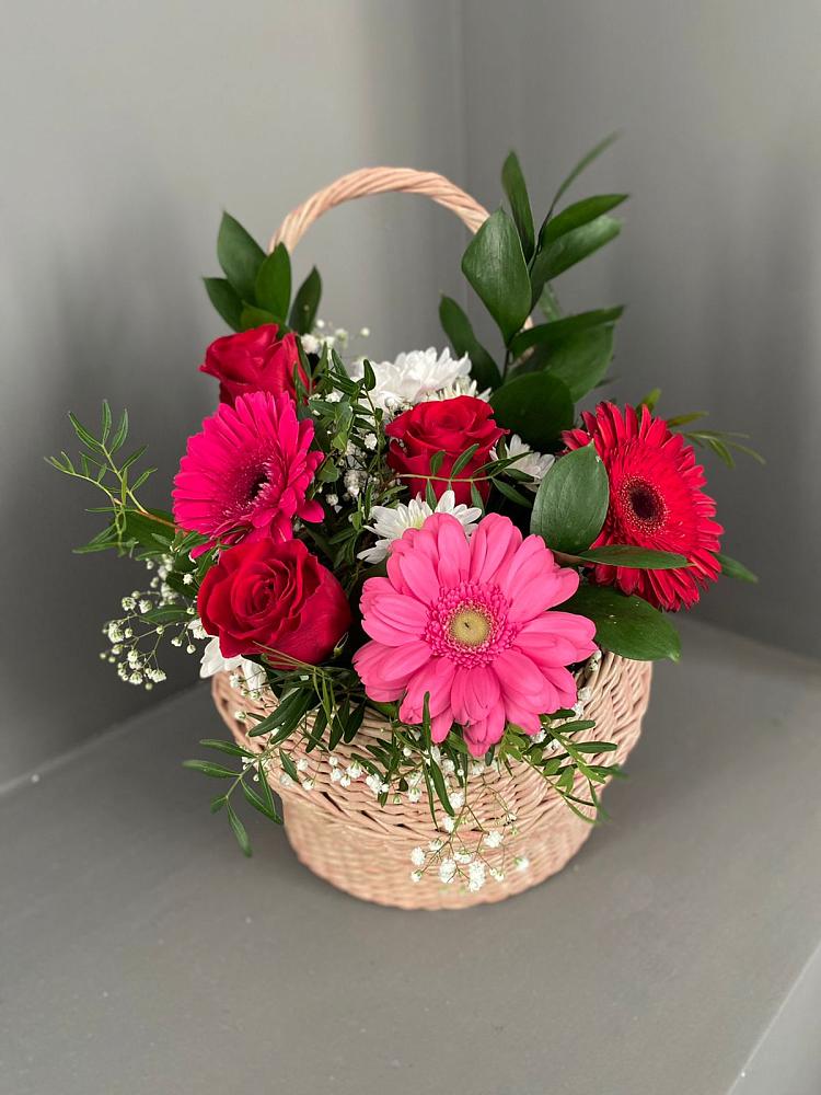 Цветочная композиция из Розы, Хризантемы и Герберы в корзине в Ваулово