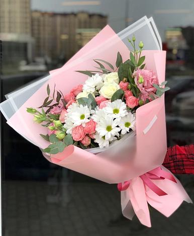 Букет цветов из: Розы, Лизиантусы и Хризантемы в Ваулово