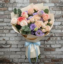 Букет цветов из:  Розы, Лизиантусы и Гвоздики в Ваулово