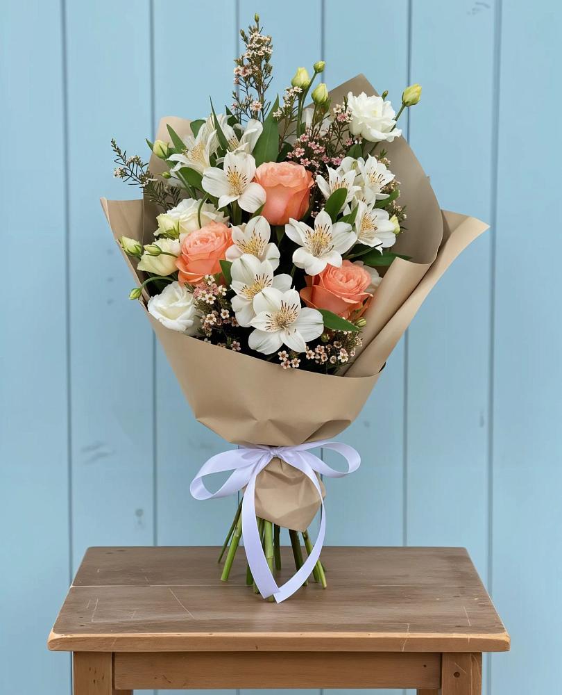 Букет цветов из: Альстромерии, Лизиантусы, Розы и Хризантемы в Ваулово